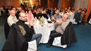 Drženje zadarskih SDP-ovaca u hotelu Kolovare. Foto: Dino Stanin/PIXSELL