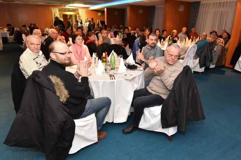 Drženje zadarskih SDP-ovaca u hotelu Kolovare. Foto: Dino Stanin/PIXSELL