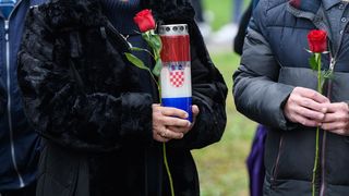 Zadar: Odavanje počasti kod spomenika hrvatskim braniteljima povodom obljetnice VRO Maslenica Zadar: Odavanje počasti kod spomenika hrvatskim braniteljima povodom obljetnice VRO Maslenica