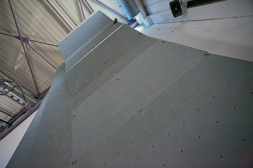 Penjačka stijena u bibinjskoj sportskoj dvorani, Foto: Leo Banić Penjačka stijena u bibinjskoj sportskoj dvorani, Foto: Leo Banić