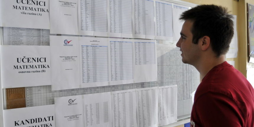 Zagreb, 230511.
X Gimnazija Drzavna matura i anketa medju ucenicima.
Foto: Bruno Konjevic / CROPIX Zagreb, 230511.
X Gimnazija Drzavna matura i anketa medju ucenicima.
Foto: Bruno Konjevic / CROPIX