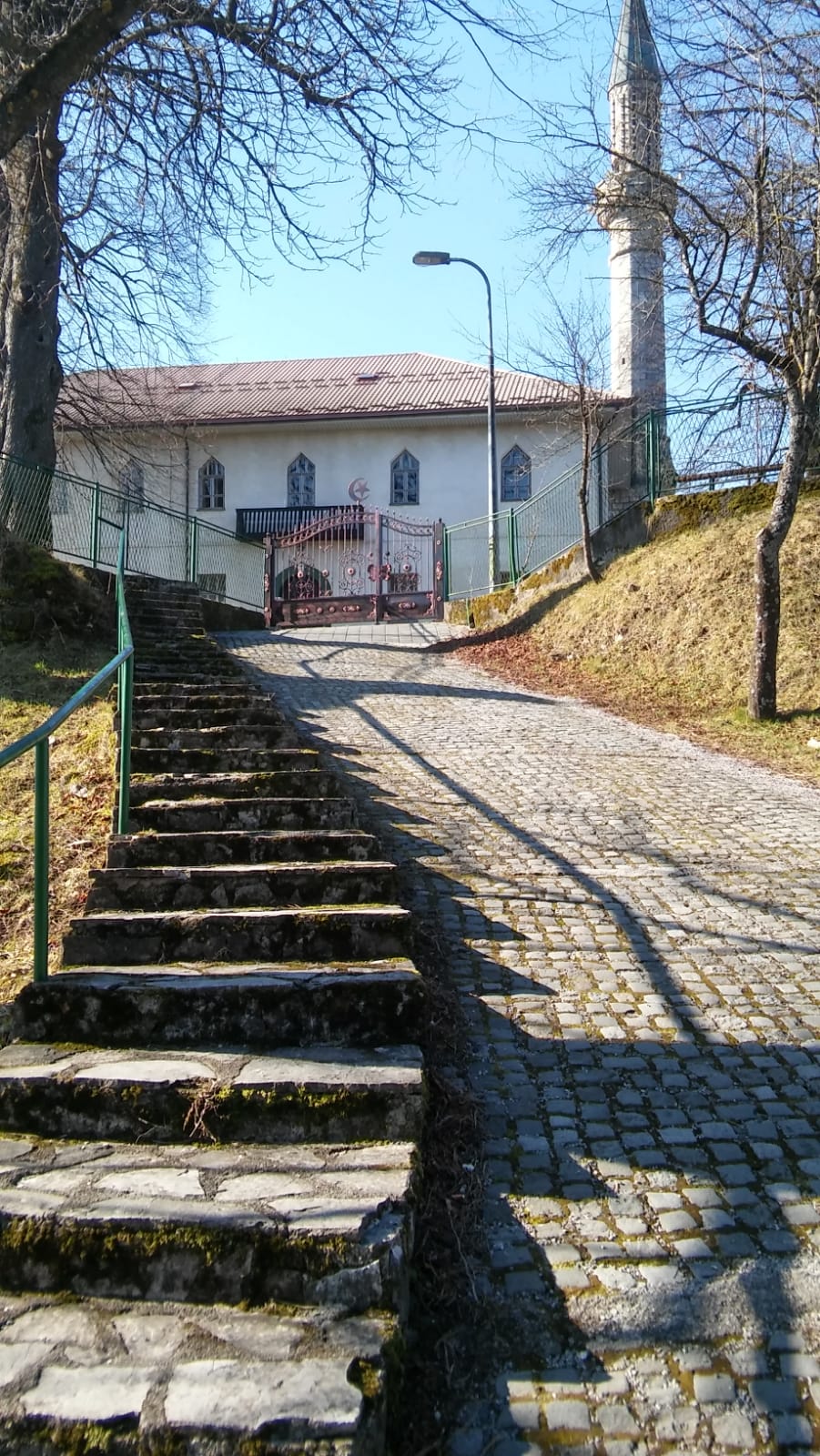 Prijepodne u Cazinu, Kostelski buk i posjet tvrđavi Ostrožac
