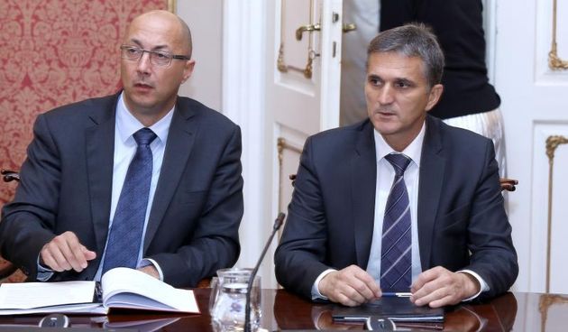 Predsjednik Vlade RH Andrej Plenkovic odrzao je u Banskim dvorima neformalni stastanak s ministrima. Prva sjednica nove Vlade najavljena je za cetvrtak. Photo: Patrik Macek/PIXSELL Ključne riječi  sastanak, ministri, Vlada RH, Goran Maric, Ivan Kovacic
