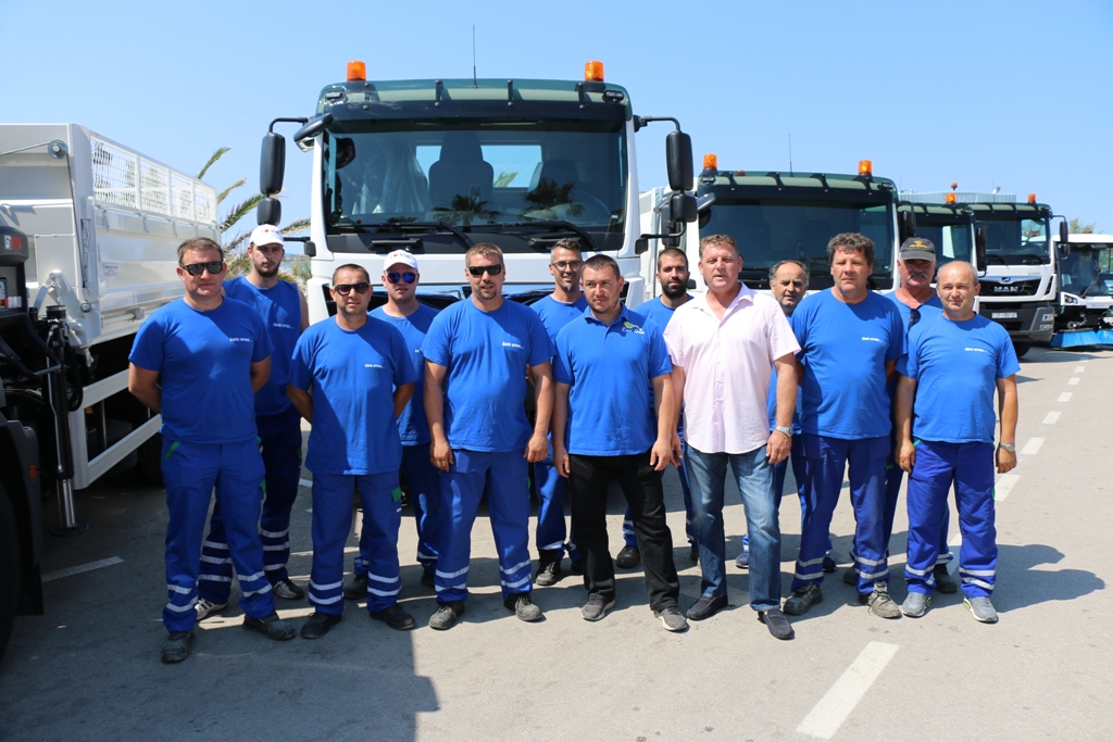 Vir: Primopredaja novog voznog parka komunalne tvrtke Čisti otok Vir: Primopredaja novog voznog parka komunalne tvrtke Čisti otok