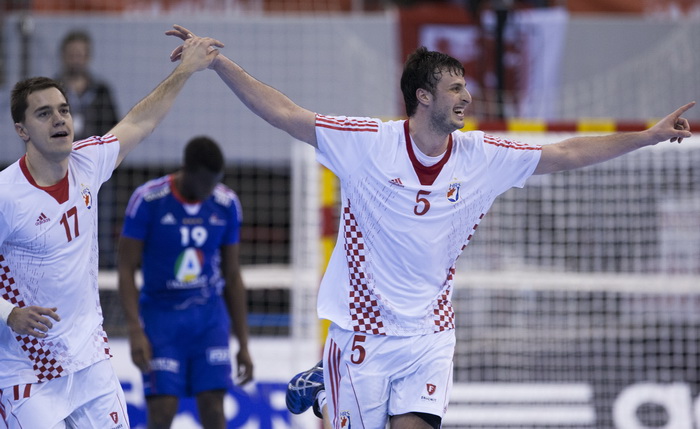 Zaragoza, Spanjolska, 230113.
Gradska dvorana Principe Felipe.
Svjetsko prvenstvo u rukometu za muskarce Spanjolska 2013.
Utakmica cetvrtfinala izmedju reprezentacija Hrvatske i Francuske.
Na fotografiji: slavlje hrvatskih igraca nakon pobjede – Domagoj D Zaragoza, Spanjolska, 230113.
Gradska dvorana Principe Felipe.
Svjetsko prvenstvo u rukometu za muskarce Spanjolska 2013.
Utakmica cetvrtfinala izmedju reprezentacija Hrvatske i Francuske.
Na fotografiji: slavlje hrvatskih igraca nakon pobjede – Domagoj D