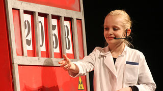 “Karnevalski vremeplov” plesne udruge “Gesta” (foto:Saša Čuka) “Karnevalski vremeplov” plesne udruge “Gesta” (foto:Saša Čuka)