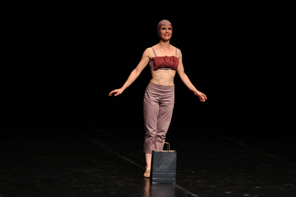 Sinoć je u Kazalištu lutaka održana druga večer Monoplay festivala sola. Publici su se predstavili Mia Zalukar sa koreografijom “Something old”, Deana Gobac sa “Sentimentalno unatrag”, te Roberta Milevoj, Ana-Maria Bogdanović i Bruno Isaković sa svojim Sinoć je u Kazalištu lutaka održana druga večer Monoplay festivala sola. Publici su se predstavili Mia Zalukar sa koreografijom “Something old”, Deana Gobac sa “Sentimentalno unatrag”, te Roberta Milevoj, Ana-Maria Bogdanović i Bruno Isaković sa svojim