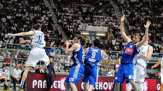 Najbolji navijači na svitu na utakmici Zadar-Cibona, Foto: Mia Čop Najbolji navijači na svitu na utakmici Zadar-Cibona, Foto: Mia Čop