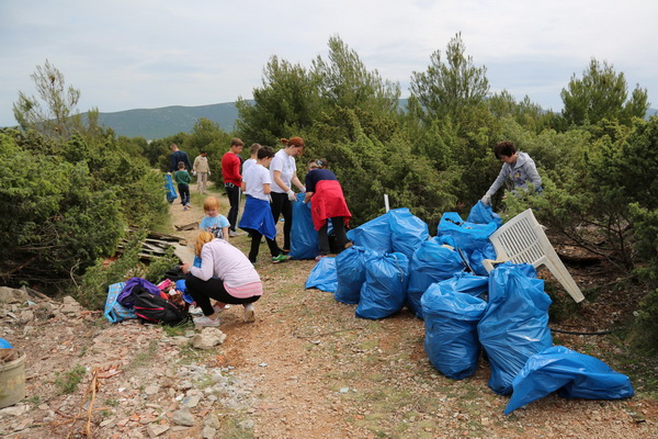 Završena još jedna uspješna “Zelena čistka” u Parku prirode Vransko jezero Završena još jedna uspješna “Zelena čistka” u Parku prirode Vransko jezero