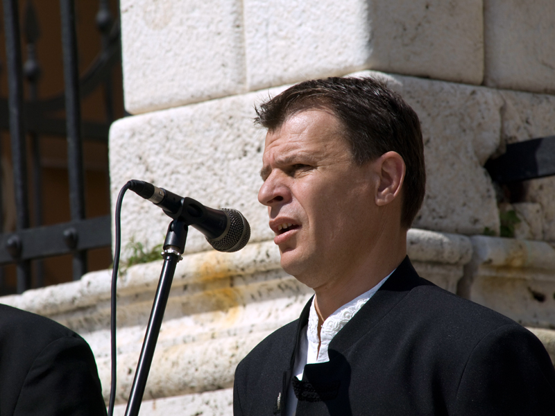 Klapa Kadena na Narodnom trgu, 12. travnja 2009.