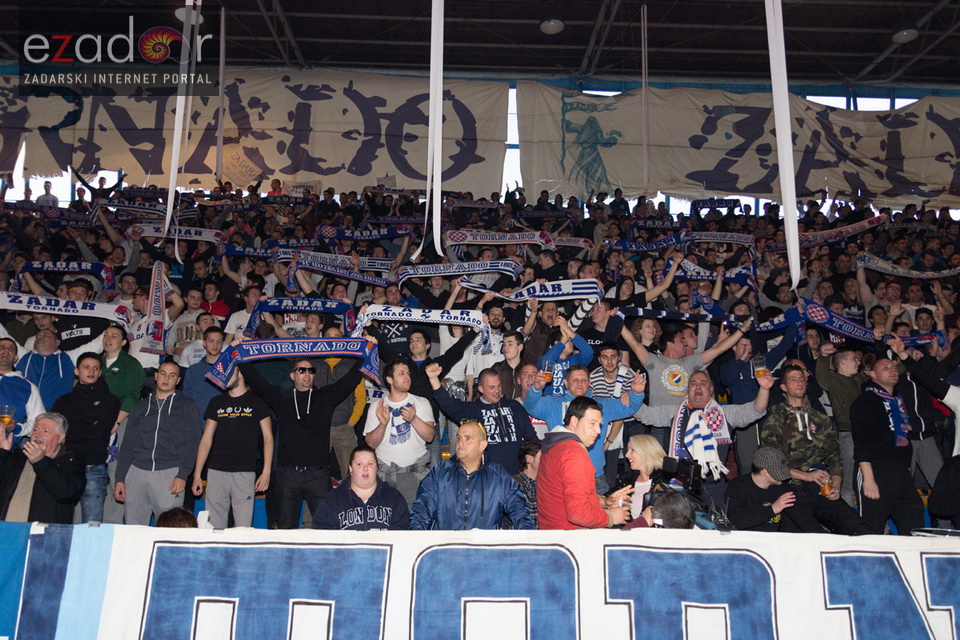 Humanitarno gledanje utakmice Zadar-Cibona u Jazinama Humanitarno gledanje utakmice Zadar-Cibona u Jazinama