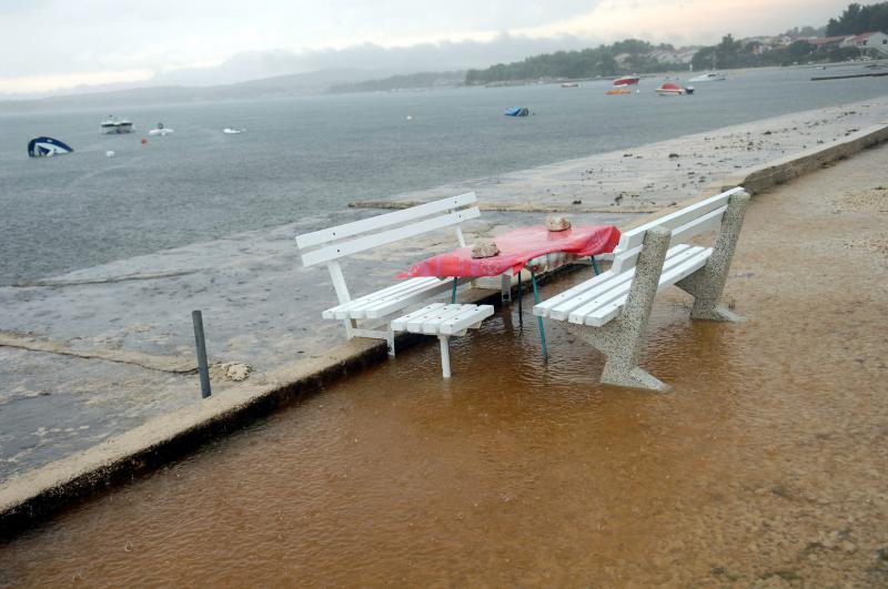 Otok Vir gotovo je potopljen uslijed jakog kišnog i grmljavinskog nevremena koje traje već drugi dan, Photo: Damir Špehar/PIXSELL Otok Vir gotovo je potopljen uslijed jakog kišnog i grmljavinskog nevremena koje traje već drugi dan, Photo: Damir Špehar/PIXSELL
