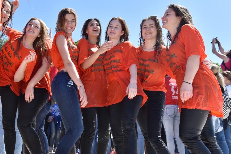 Ludijada zadarskih maturanata uz pjesmu i kupanje na Morskim orguljama. Foto: Dino Stanin/PIXSELL Ludijada zadarskih maturanata uz pjesmu i kupanje na Morskim orguljama. Foto: Dino Stanin/PIXSELL