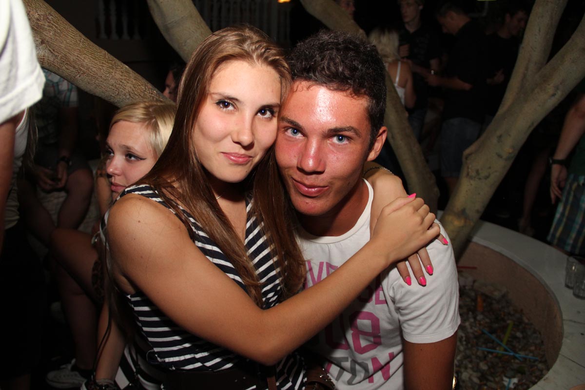 Vagabundo bar Vir: After party uz grupu Magazin, foto: Iva Perinčić Vagabundo bar Vir: After party uz grupu Magazin, foto: Iva Perinčić