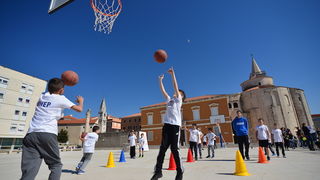 Košarkaške legende zaigrale sa Zadranima na Forumu Košarkaške legende zaigrale sa Zadranima na Forumu