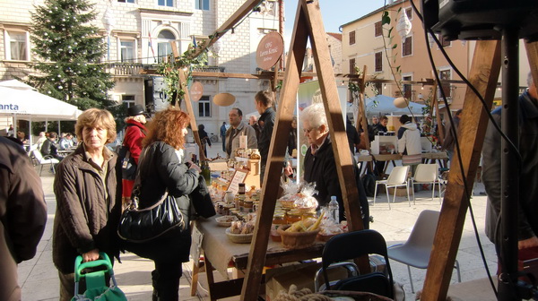 Narodni trg: Dalmatinska eko fešta Narodni trg: Dalmatinska eko fešta