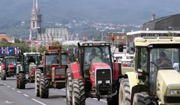 Traktori(Foto:tportal/CROPIX)