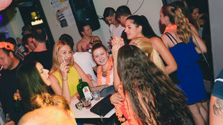 Turanjska fešta u Menfisto baru, 16.7.2015. (foto: Ivan Toman) Turanjska fešta u Menfisto baru, 16.7.2015. (foto: Ivan Toman)