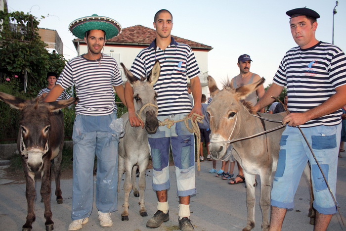 Sukosan: 40. Trka tovarov “Memorijal kenje Vijole” i 6. Noc svicarenja 8. kolovoza 2010. Sukosan: 40. Trka tovarov “Memorijal kenje Vijole” i 6. Noc svicarenja 8. kolovoza 2010.