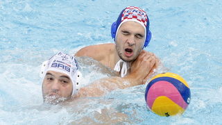 Zagreb, 090910.
Bazen Mladosti na Savi.
29. Europsko prvenstvo u vaterpolu,
Polufinalna utakmica Hrvatska -Srbija.
Na slici: Petar Muslim. u akciji.
Foto: Goran Mehkek / CROPIX
