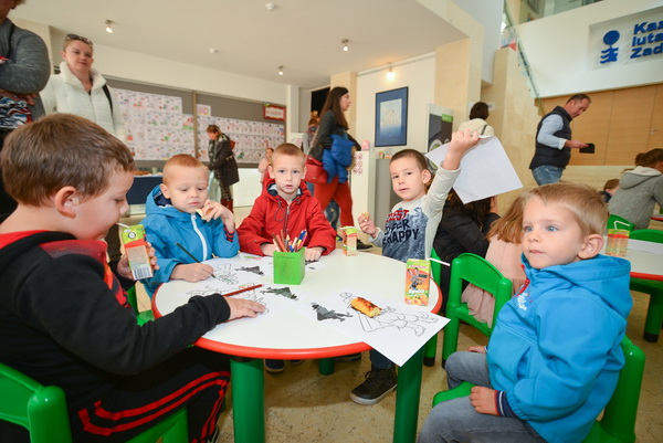 Image 381165 (auto) Image 381165 (auto)