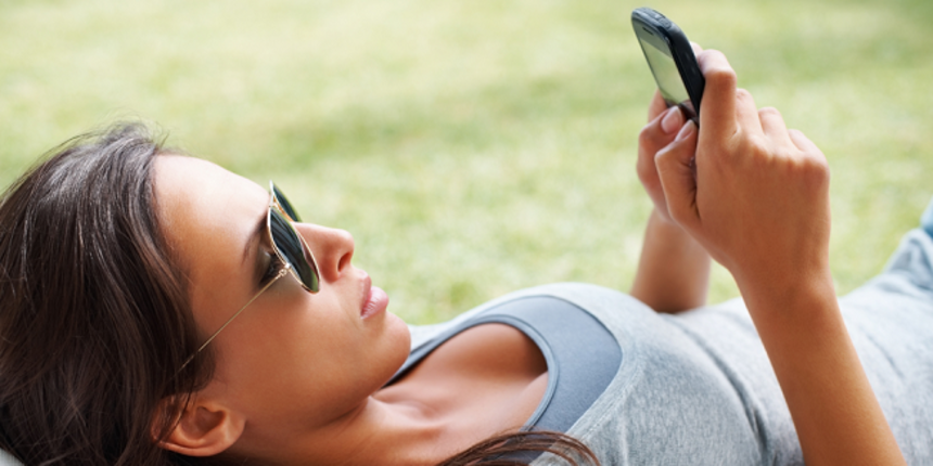 Kolektiva nagradna igra: Osvoji novi iPhone 4 za sebe i još troje prijatelja Kolektiva nagradna igra: Osvoji novi iPhone 4 za sebe i još troje prijatelja