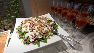 Zadar, 230712.
Hrvatski tim kuhara priprema se punom parom za kuharsku Olimpijadu koja ce se uskoro odrzati u njemackom Erfurtu. Upravo stoga je u restoranu Magnolija u Falkensteiner hotelu Adriana, u Resortu Borik u Zadru odrzan trening hrvatske seniorsk Zadar, 230712.
Hrvatski tim kuhara priprema se punom parom za kuharsku Olimpijadu koja ce se uskoro odrzati u njemackom Erfurtu. Upravo stoga je u restoranu Magnolija u Falkensteiner hotelu Adriana, u Resortu Borik u Zadru odrzan trening hrvatske seniorsk