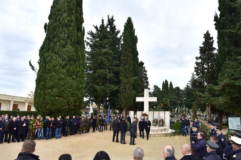 Svecanim postrojavanjem i mimohodom kroz grad postrojbi sudionica obiljezena je 22. obljetnica vojno-redarstvene akcije Maslenica. Photo: Dino Stanin/PIXSELL Svecanim postrojavanjem i mimohodom kroz grad postrojbi sudionica obiljezena je 22. obljetnica vojno-redarstvene akcije Maslenica. Photo: Dino Stanin/PIXSELL