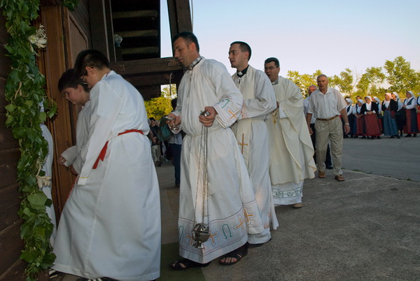 Privlaka: Procesija i Sveta misa, 13. lipnja 2009. Privlaka: Procesija i Sveta misa, 13. lipnja 2009.