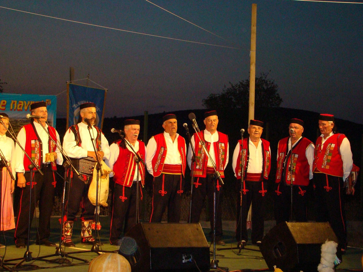 Ojkavicu tko želi pivati, u Lišane neka se navrati, foto: Mane Ledenko