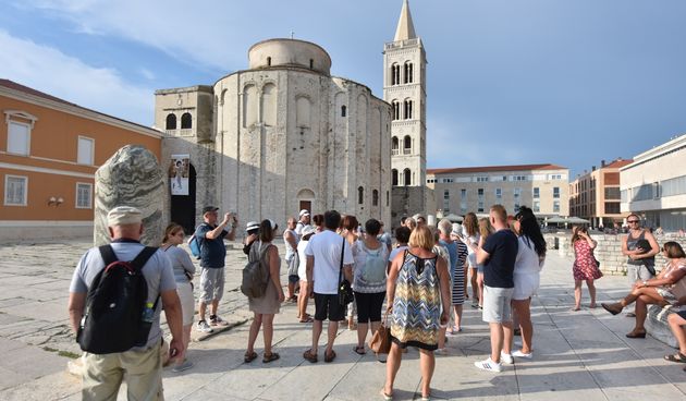 Velik broj turista iz cijelog svijeta uživa u ljepotama Zadra
