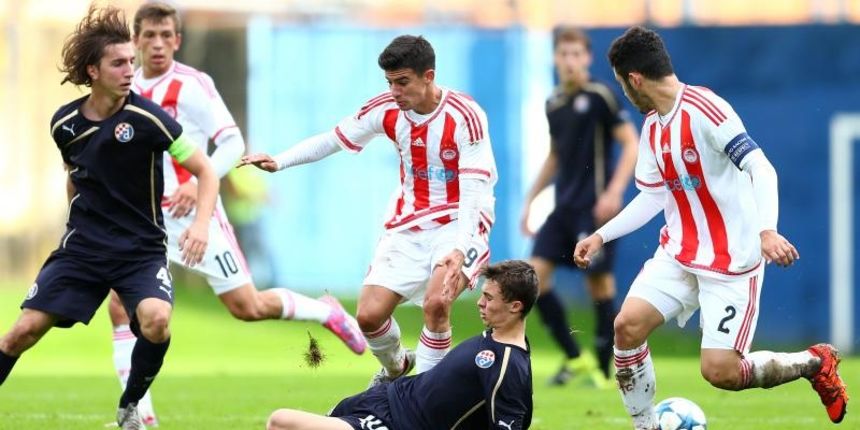 20.10.2015., Hitrec Kacijan, Zagreb – UEFA Liga prvaka, juniori, 3. kolo, GNK Dinamo – FC Olympiakos. Thanasis Androutsos, Matija Fintic, Emmanouil Saliakas. Photo: Slavko Midzor/PIXSELL 20.10.2015., Hitrec Kacijan, Zagreb – UEFA Liga prvaka, juniori, 3. kolo, GNK Dinamo – FC Olympiakos. Thanasis Androutsos, Matija Fintic, Emmanouil Saliakas. Photo: Slavko Midzor/PIXSELL