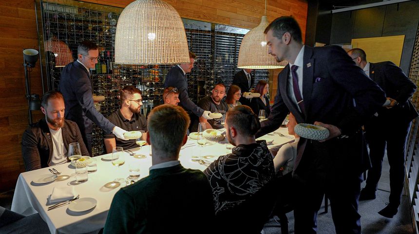 Raise the Bar baristi konobar barmen Raise the Bar baristi konobar barmen