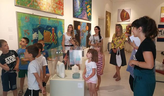 Mališani iz DV “Voštarnica” obišli Galeriju umjetnina