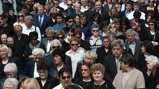 Povljana, 270410.
Vise tisuca Pazana i zitelja Zadarske i Licko – senjske zupanije okupilo se u Povljani na posljednjem ispracaju Martini Skodi (19), Anti Pogorilicu (21) i Marinu Orlicu (24) koji su tragicno izgubili zivot u prometnoj nesreci u nedjelju Povljana, 270410.
Vise tisuca Pazana i zitelja Zadarske i Licko – senjske zupanije okupilo se u Povljani na posljednjem ispracaju Martini Skodi (19), Anti Pogorilicu (21) i Marinu Orlicu (24) koji su tragicno izgubili zivot u prometnoj nesreci u nedjelju