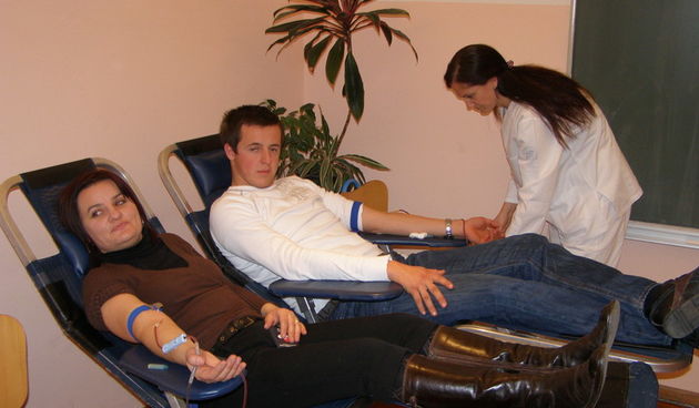 Dobrovoljni davatelji krvi (Foto: ezadar.hr)