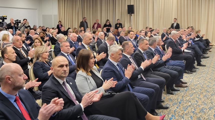 Longin i Vicković u Opatiji na 20. godišnjici Hrvatske zajednice županija Longin i Vicković u Opatiji na 20. godišnjici Hrvatske zajednice županija