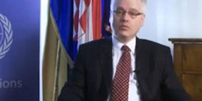 Ivo Josipović u kampanji “Živim život bez nasilja” Ivo Josipović u kampanji “Živim život bez nasilja”