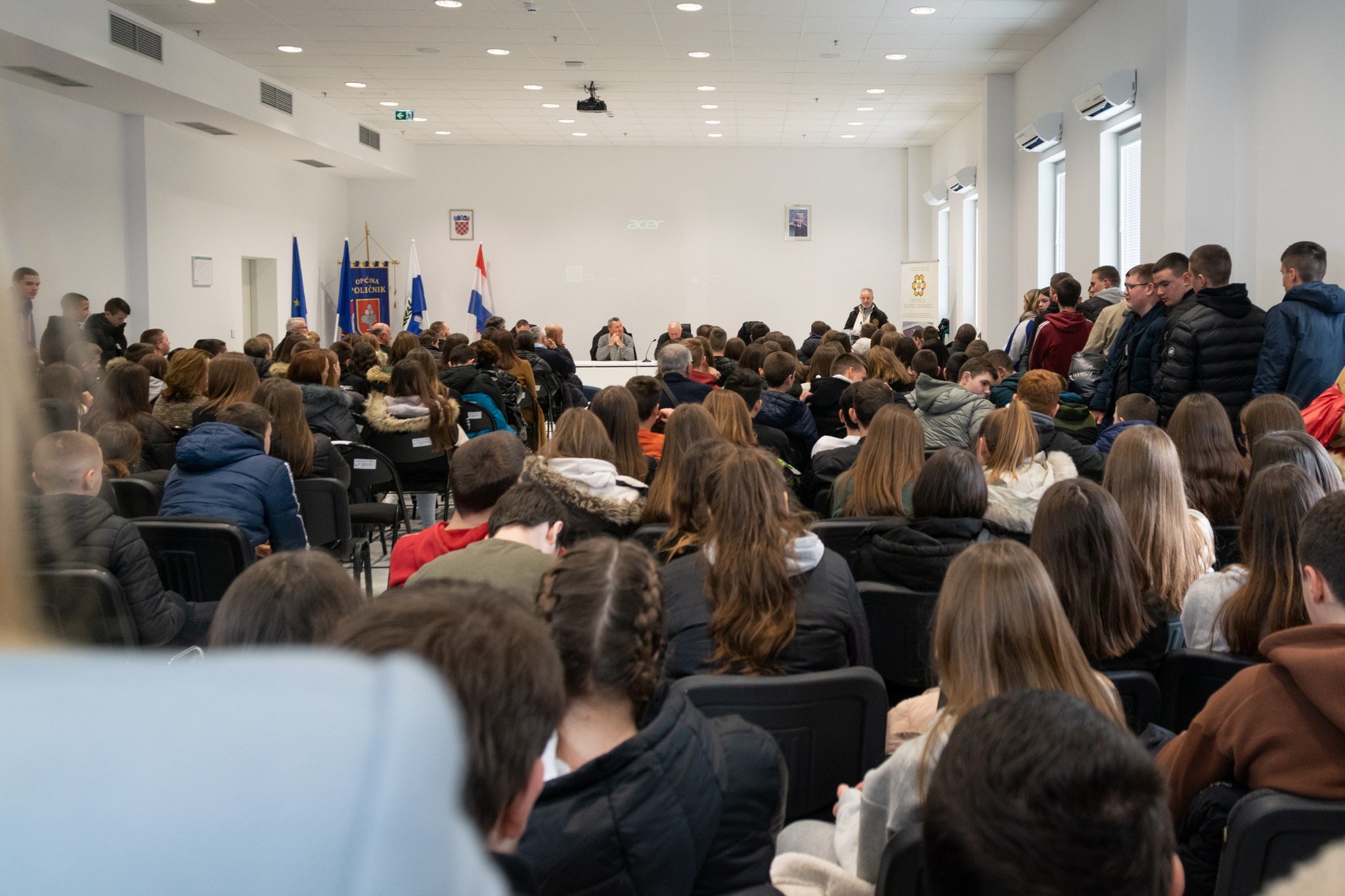 Sat povijesti o VRO Maslenica u Poličniku Sat povijesti o VRO Maslenica u Poličniku