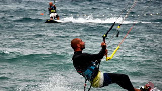 Kiteri i surferi uživali u jakom jugu