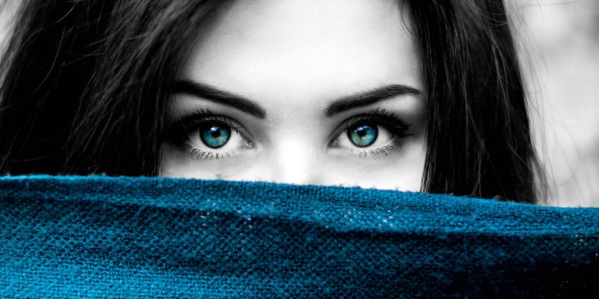 Žena, oči, ljepotica Žena, oči, ljepotica