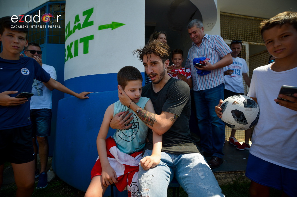 Zadarska vatrena četvorka na Stanovima se družila s mladim zadarskim nogometašima Zadarska vatrena četvorka na Stanovima se družila s mladim zadarskim nogometašima