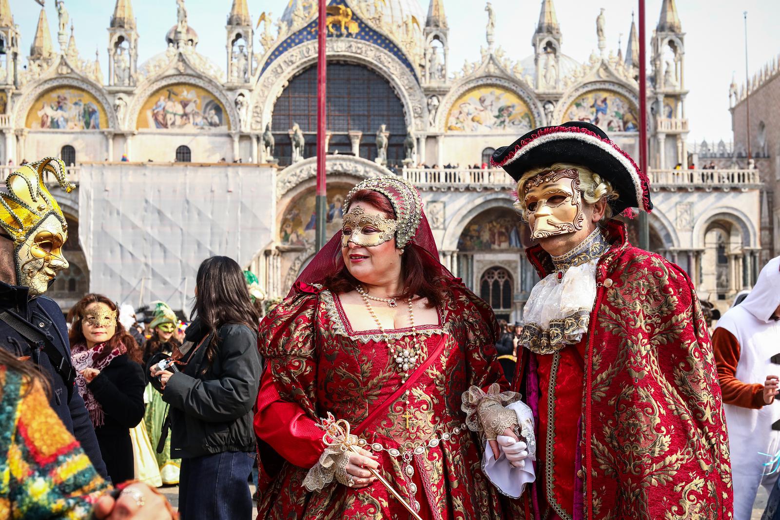 Venecijanski karneval ove godine je posvećen velikom ljubavniku Giacomu Casanovi Venecijanski karneval ove godine je posvećen velikom ljubavniku Giacomu Casanovi