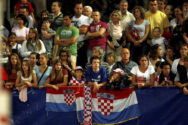 Zagreb, 310809.

Atletski stadion Mladost.

IAAF Grand Prix 2009 Zagreb.

Na fotografiji: publika.

Foto: Ronald Gorsic / CROPIX