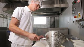 Paški sir sirane Gligora osvojio titulu najboljeg sira na svijetu, Photo: Dino Stanin/PIXSELL Paški sir sirane Gligora osvojio titulu najboljeg sira na svijetu, Photo: Dino Stanin/PIXSELL