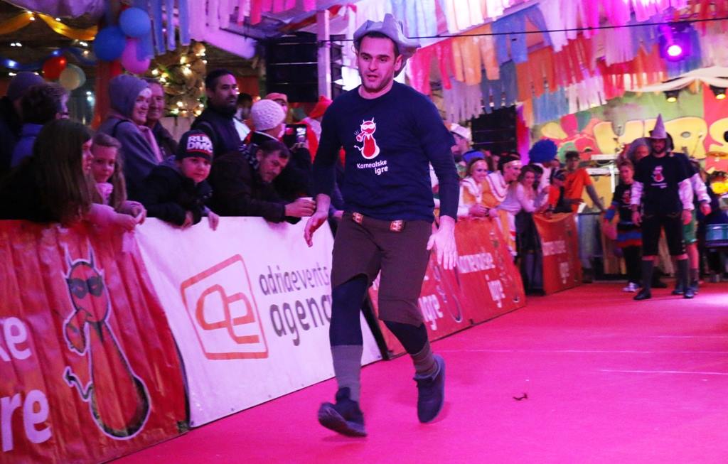 Virske maškare 2017: Karnevalske igre i koncert grupe Vista Virske maškare 2017: Karnevalske igre i koncert grupe Vista