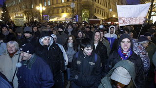 Zagreb, 020311. 
Novi, cetvrti po redu, protuvladin prosvjed tzv. facebook grupe zapoceo je veceras na Cvjetnom trgu. 
Na fotografiji: prosvjednici.
Foto: Davor Pongracic / CROPIX