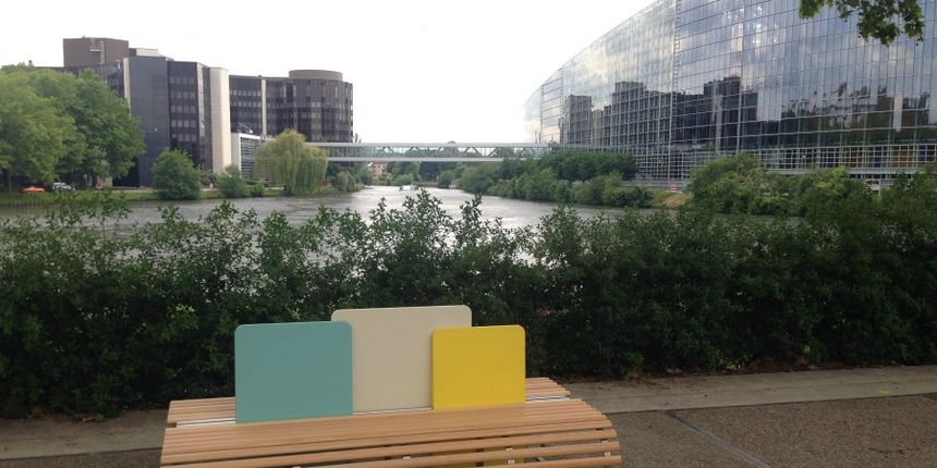 Klupa koja predstavlja Hrvatsku postavljena u Strasbourgu Klupa koja predstavlja Hrvatsku postavljena u Strasbourgu