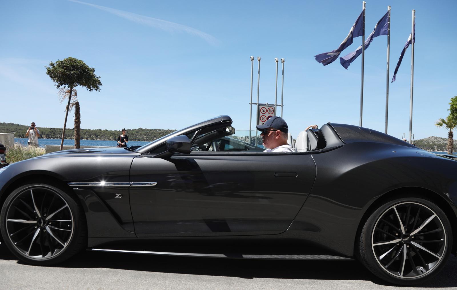 Šibenik: Sportski automobili u sklopu projekta “Pink Wing” zaposjeli gradsku rivu