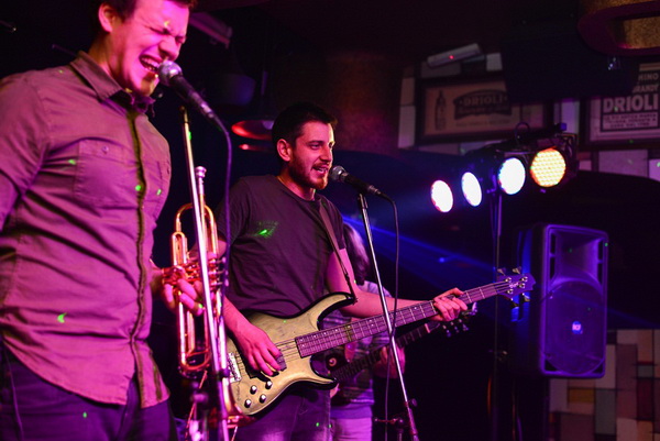 Mjesni Odbor u Maraschino Baru. Foto: Iva Perinčić Mjesni Odbor u Maraschino Baru. Foto: Iva Perinčić